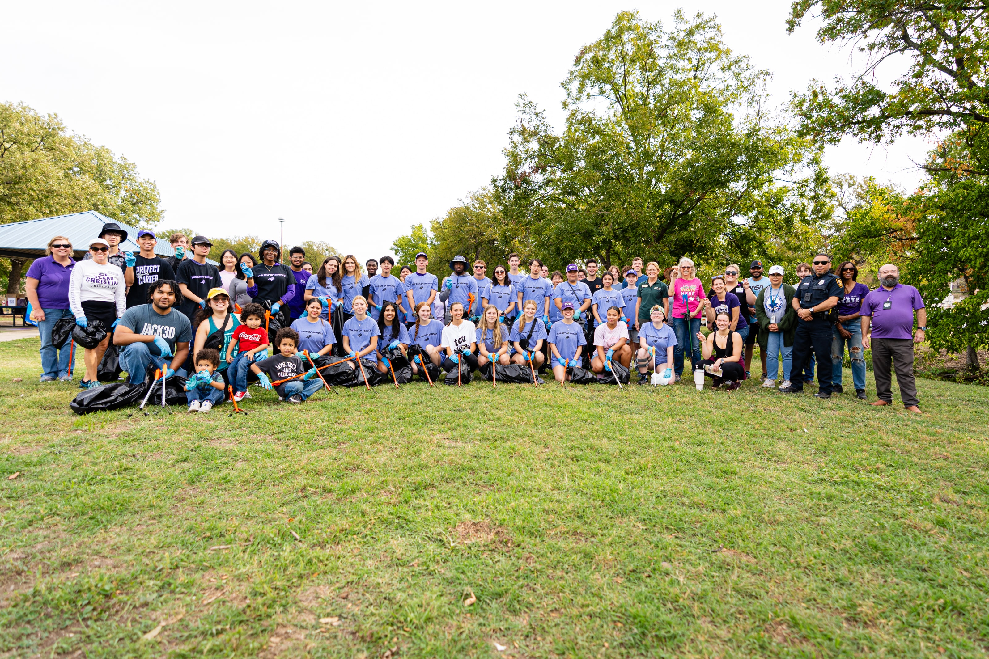 A group of TCU students, faculty, and staff at Glenwood Park on TCU Day of Service.