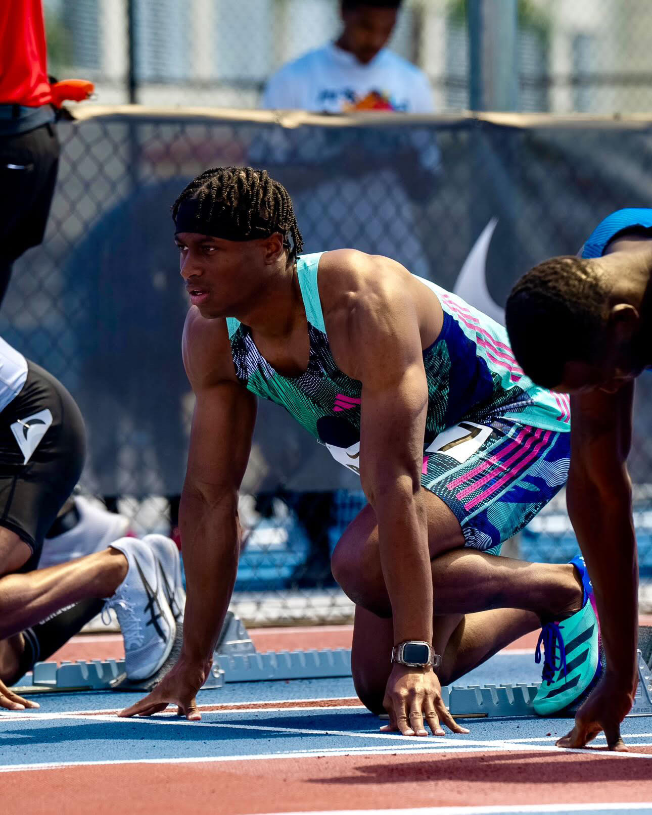 Ronnie Baker preparing to sprint